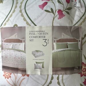 Macys 3pc Full/Queen Reversible Floral Comforter Set Pink/Green White New